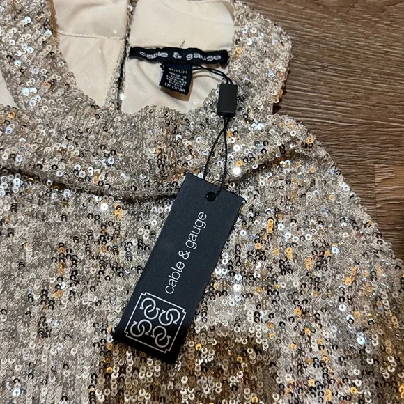 Cable & Gauge Shimmering Silver Sequin Blouse - Picture 5 of 6